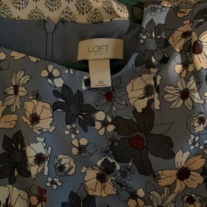 Loft floral dress size xs worn once